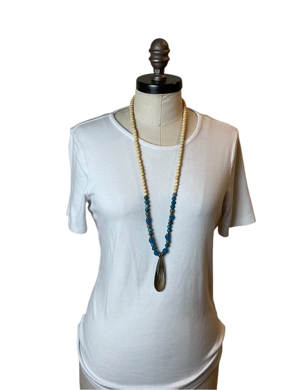 Long Beaded Necklace with Teardrop Pendant in Natural and Teal